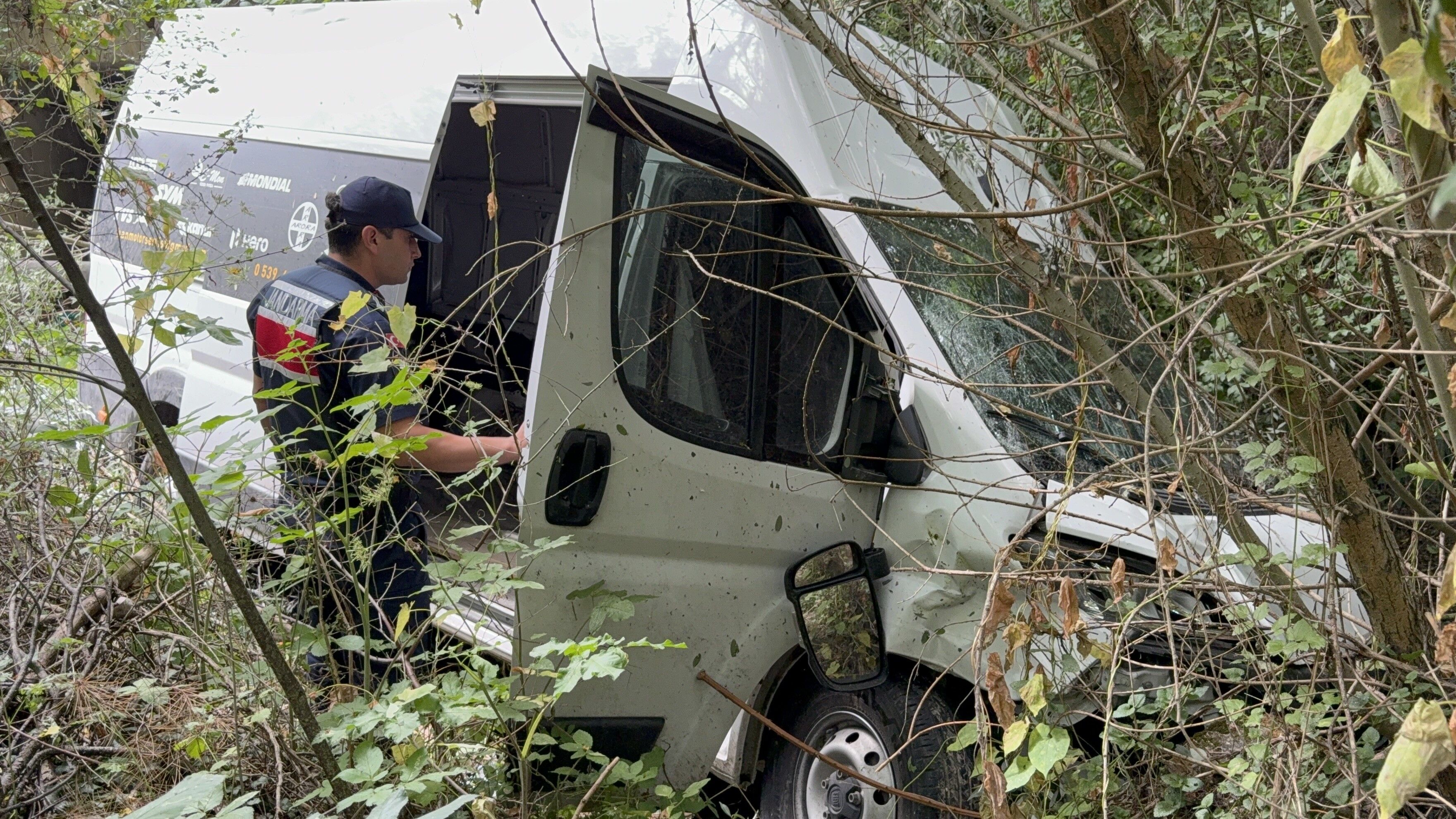 Samsun haber: Samsun’da korkutan kaza! Minibüs şarampole yuvarlandı