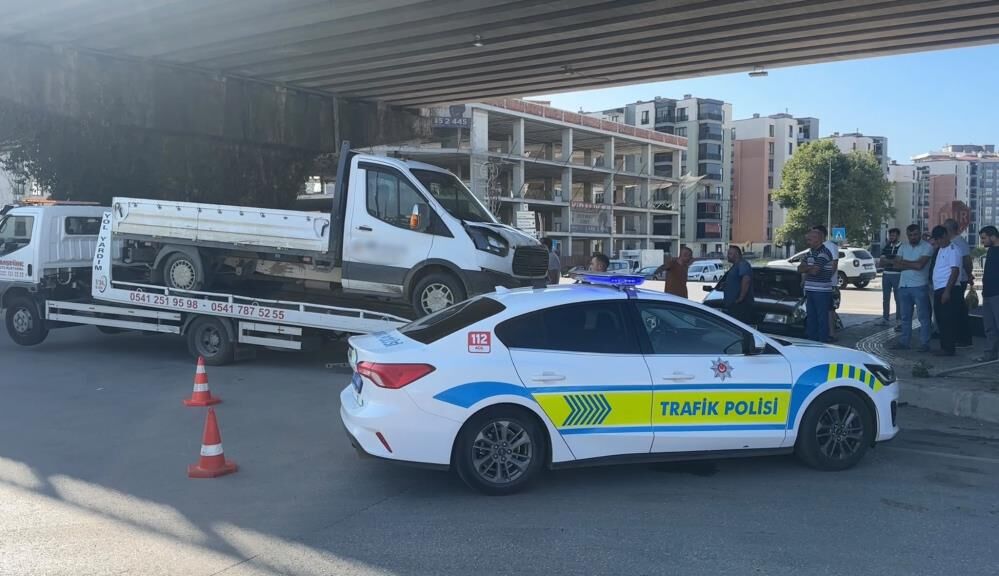 Samsun Haber: Samsun'da otomobil ile kamyonet çarpıştı!