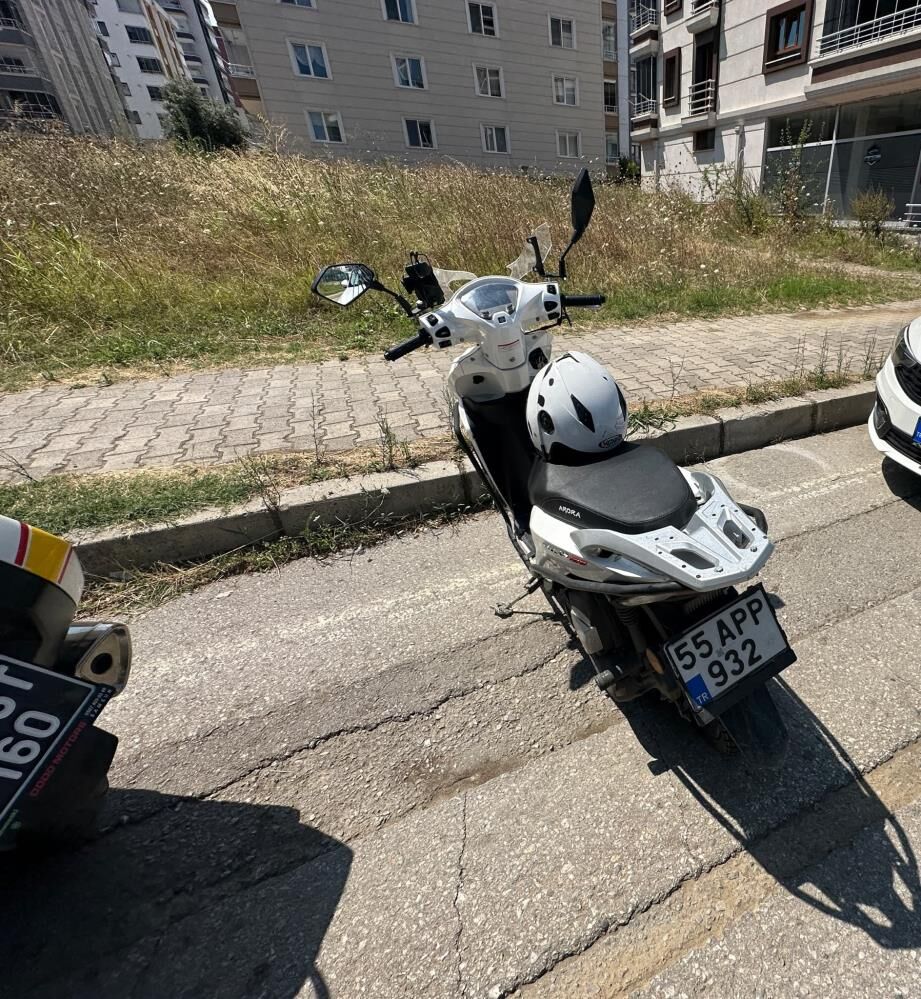 Samsun Haber. Samsun'da korkutan otomobil ile motosiklet kazası