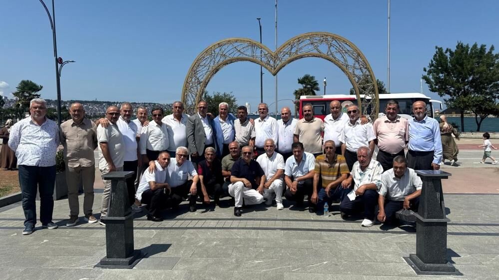 Samsun Haber. Samsun'da yürekleri ısıtan buluşma! 41 yıllık vefa örneği