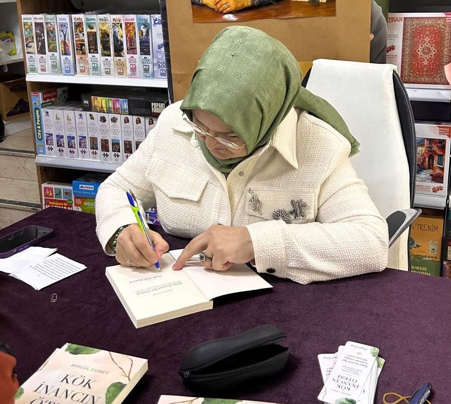 Samsun Haber. Samsunlu yazar okurlarıyla buluştu