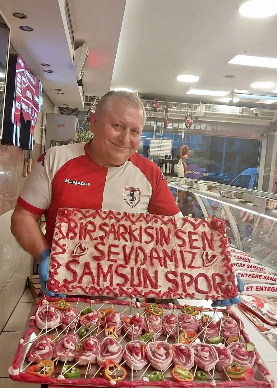 Samsunspor Haber: Kasap Mustafa Solak'ın Samsunspor aşkı! Sevdasını etlere işliyor