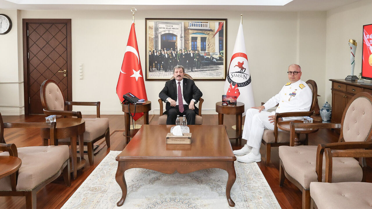 samsun haber: Tuğamiral Gökmen Gücüyen’den Vali Tavlı’ya ziyaret