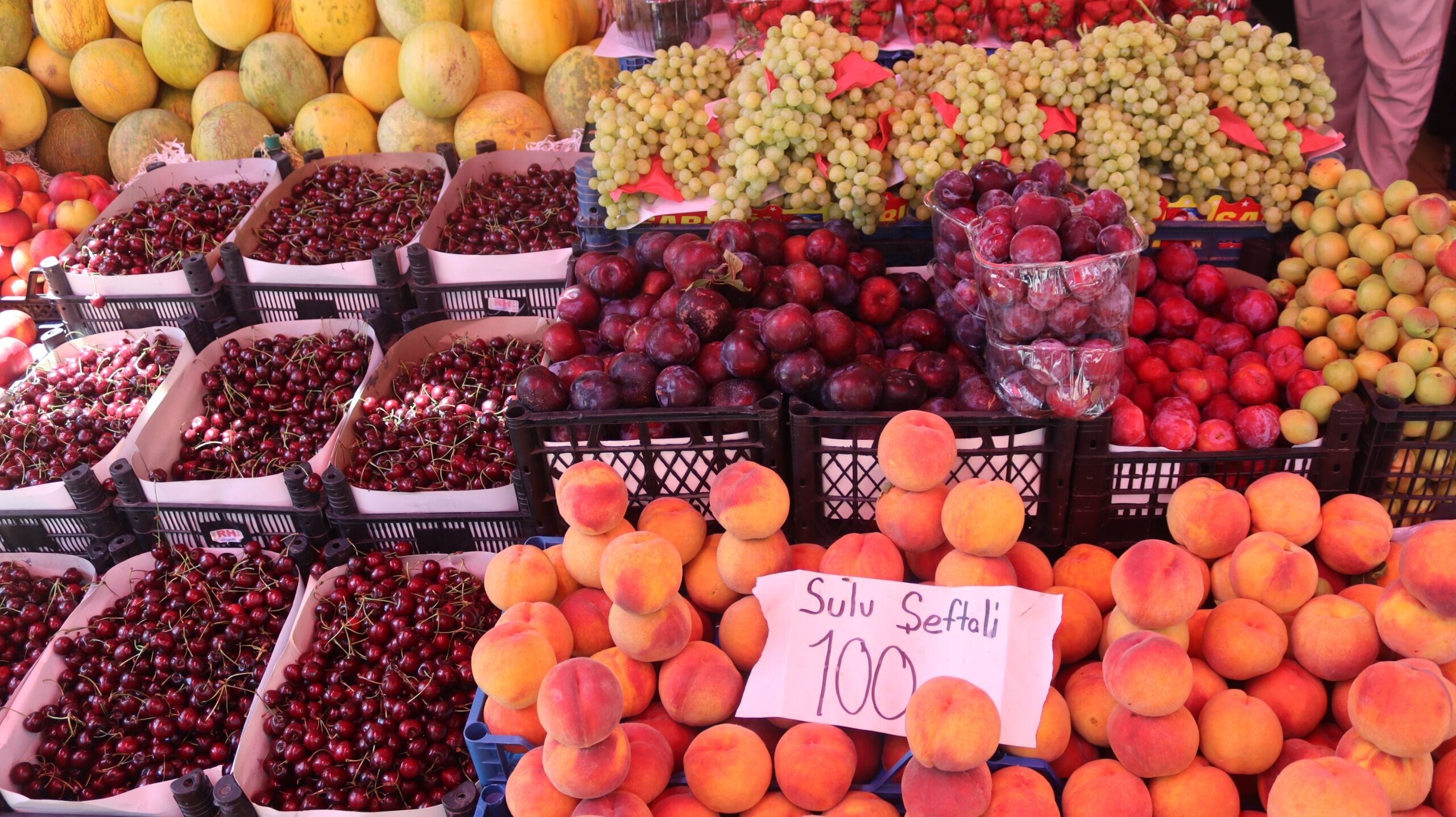 samsun haber Samsun'da meyve tezgâhlarında dikkat çeken tablo!