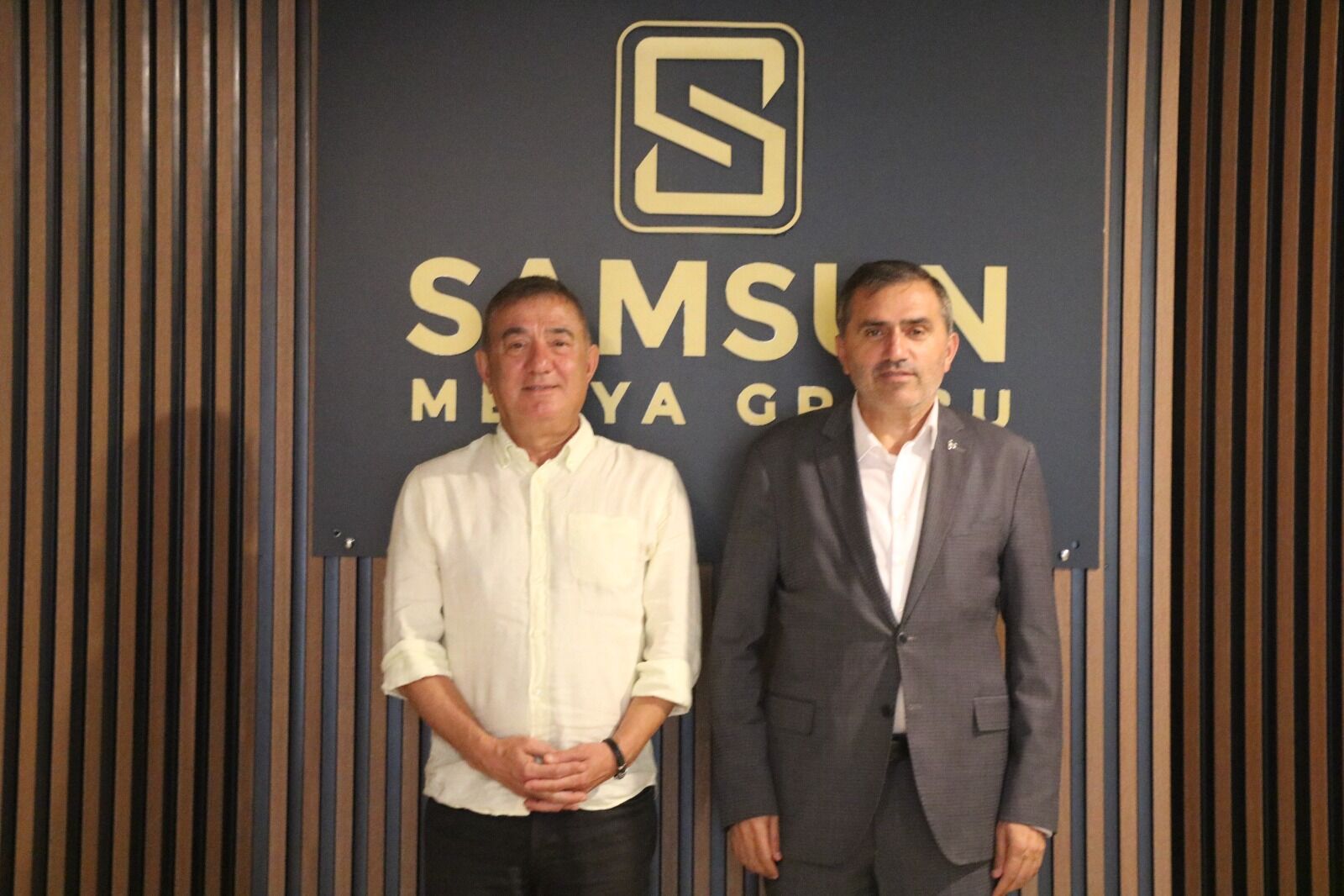 Samsun Haber: MHP Samsun İl Başkanı Burhan Mucur'dan SMG'ye ziyaret