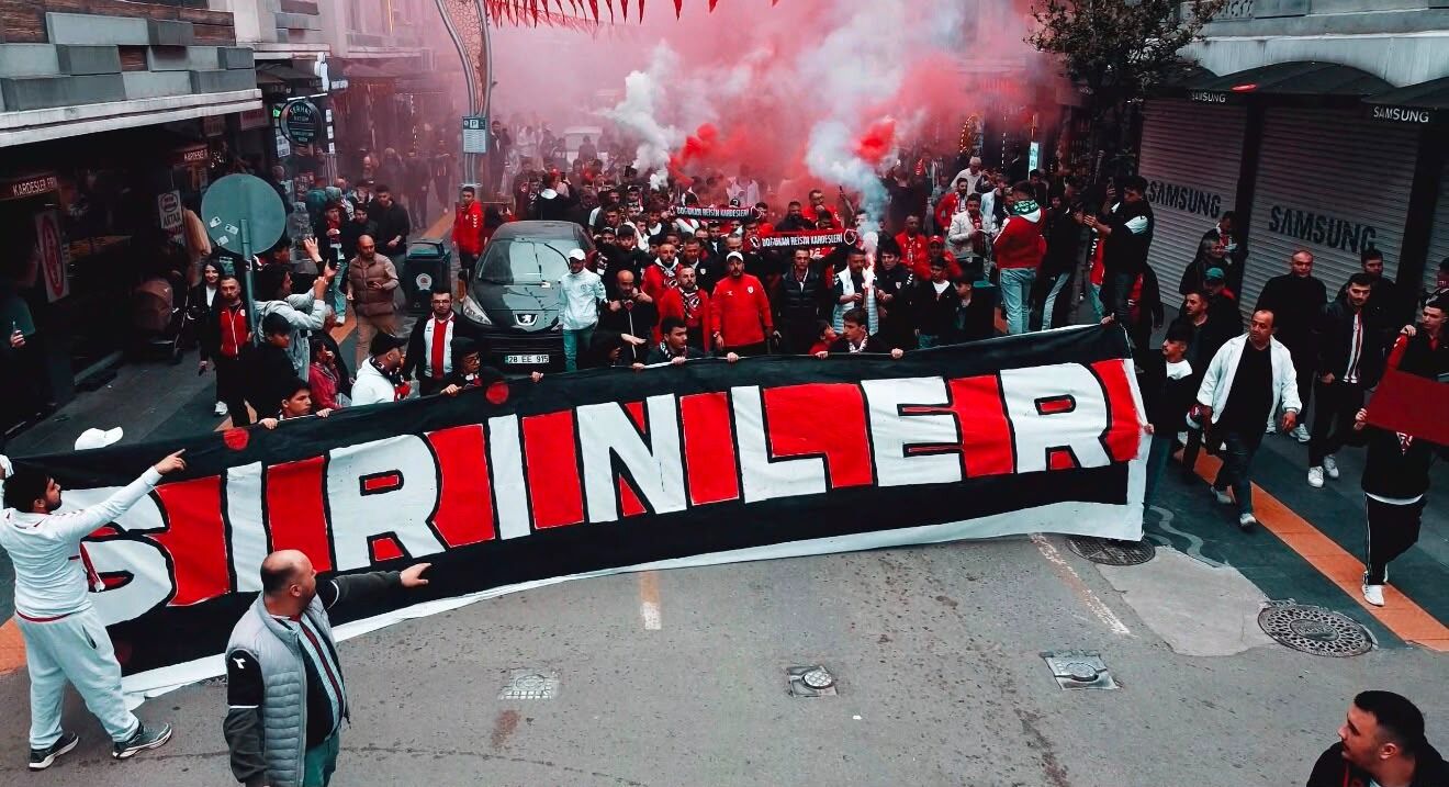 samsunspor haber: Göztepe maçı öncesi Samsun'da Şirinler'den büyük kortej!