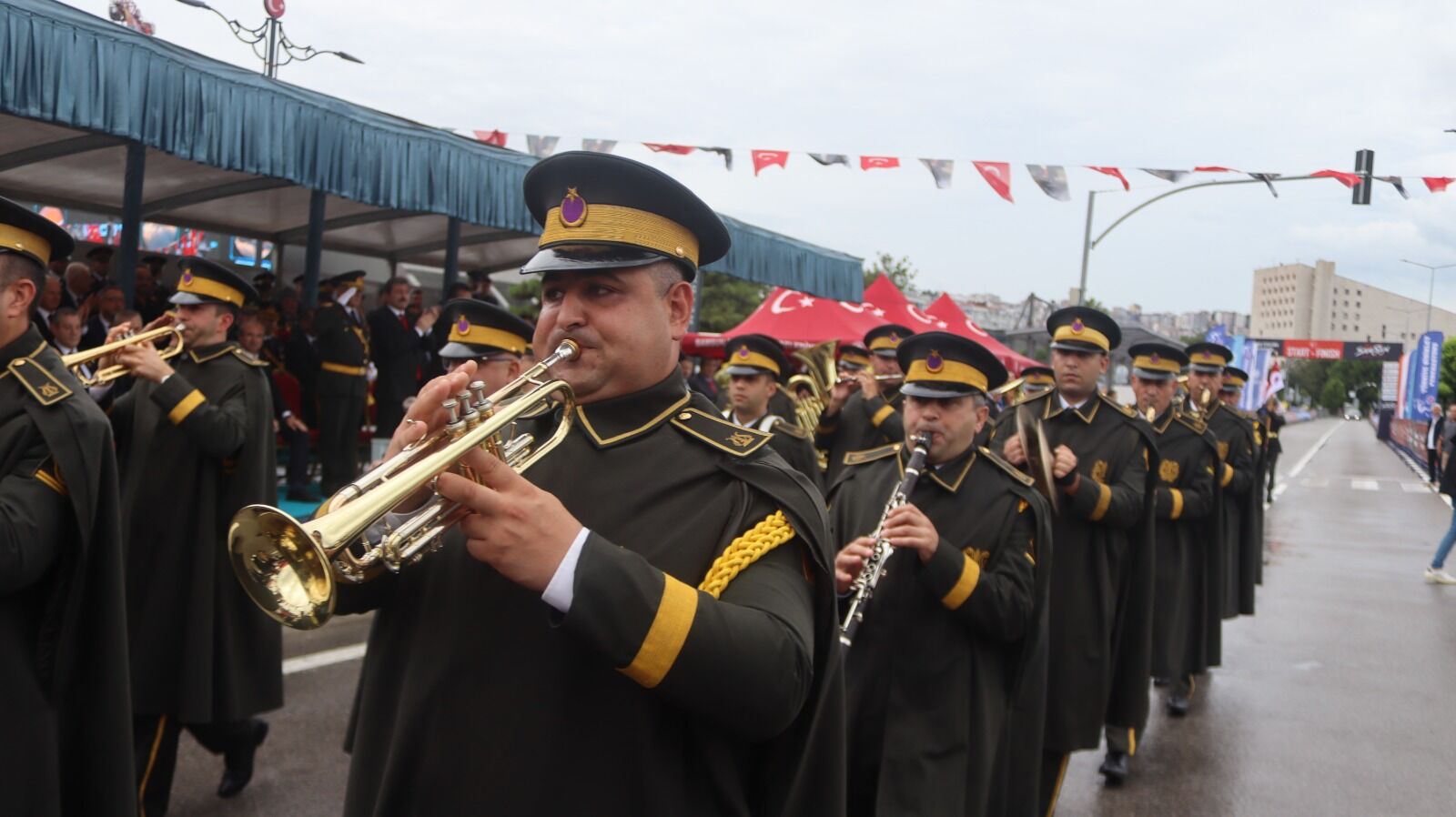 samsun haber: Samsun’da 30 Ağustos coşkusu yağmura rağmen sürdü