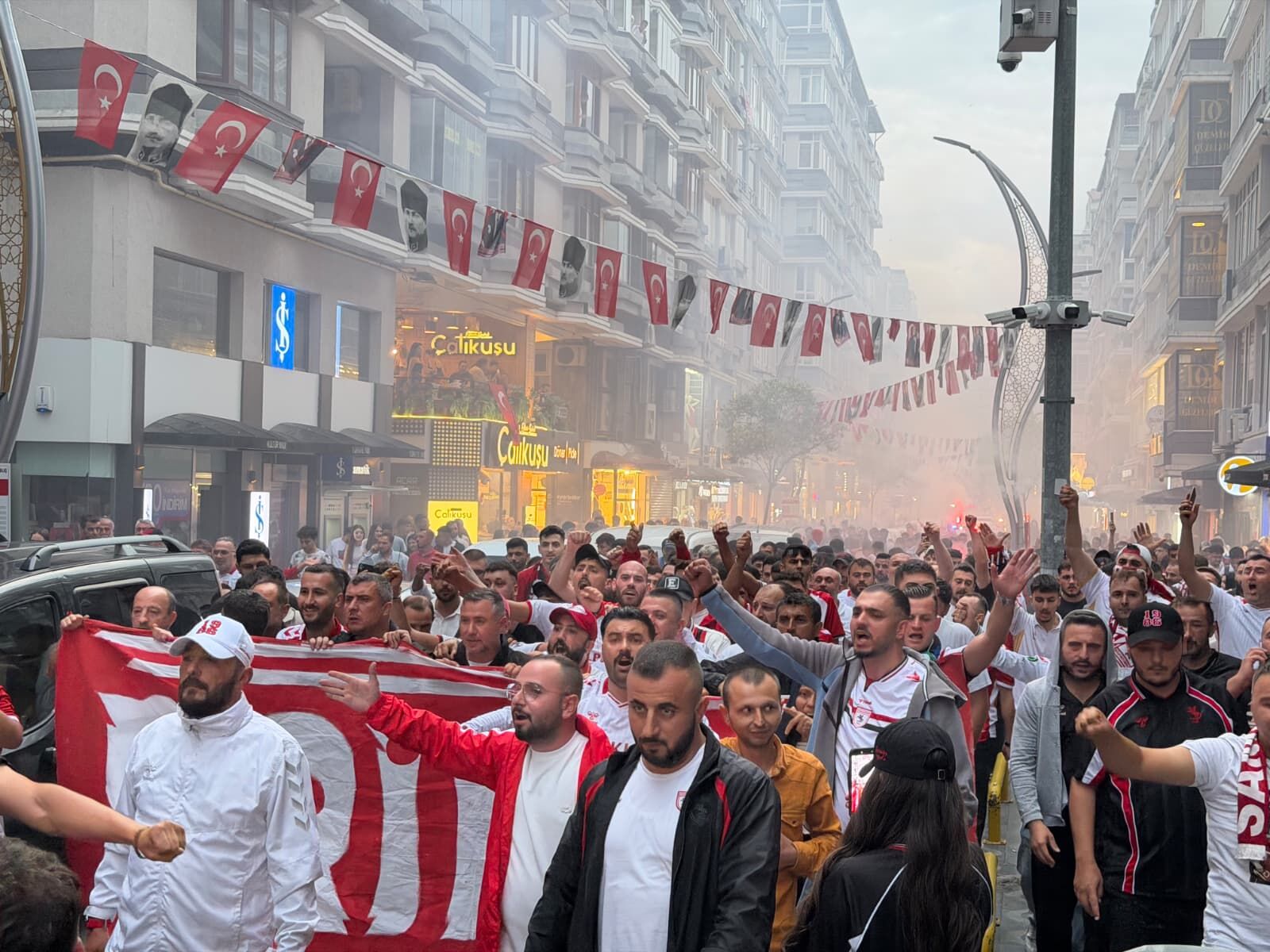 Samsunspor Haber: Samsun’da maç ateşi! Taraftarlardan görsel şölen