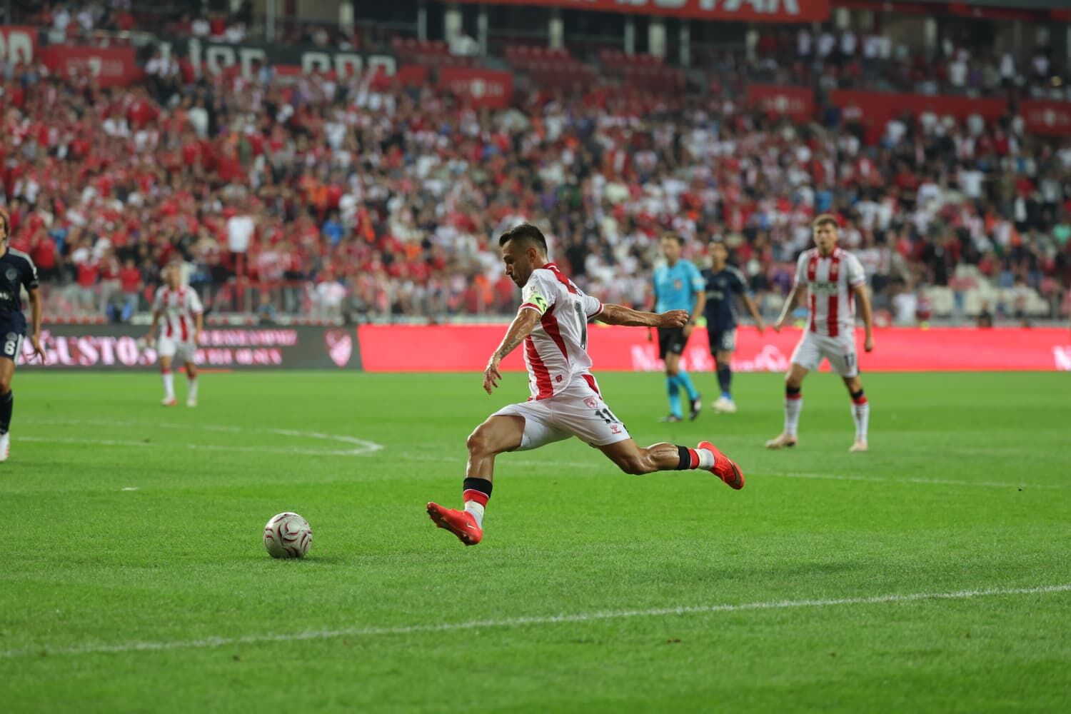 Samsunspor Haber: Samsunspor - Fenerbahçe maçında ilk yarı sona erdi! 0-1