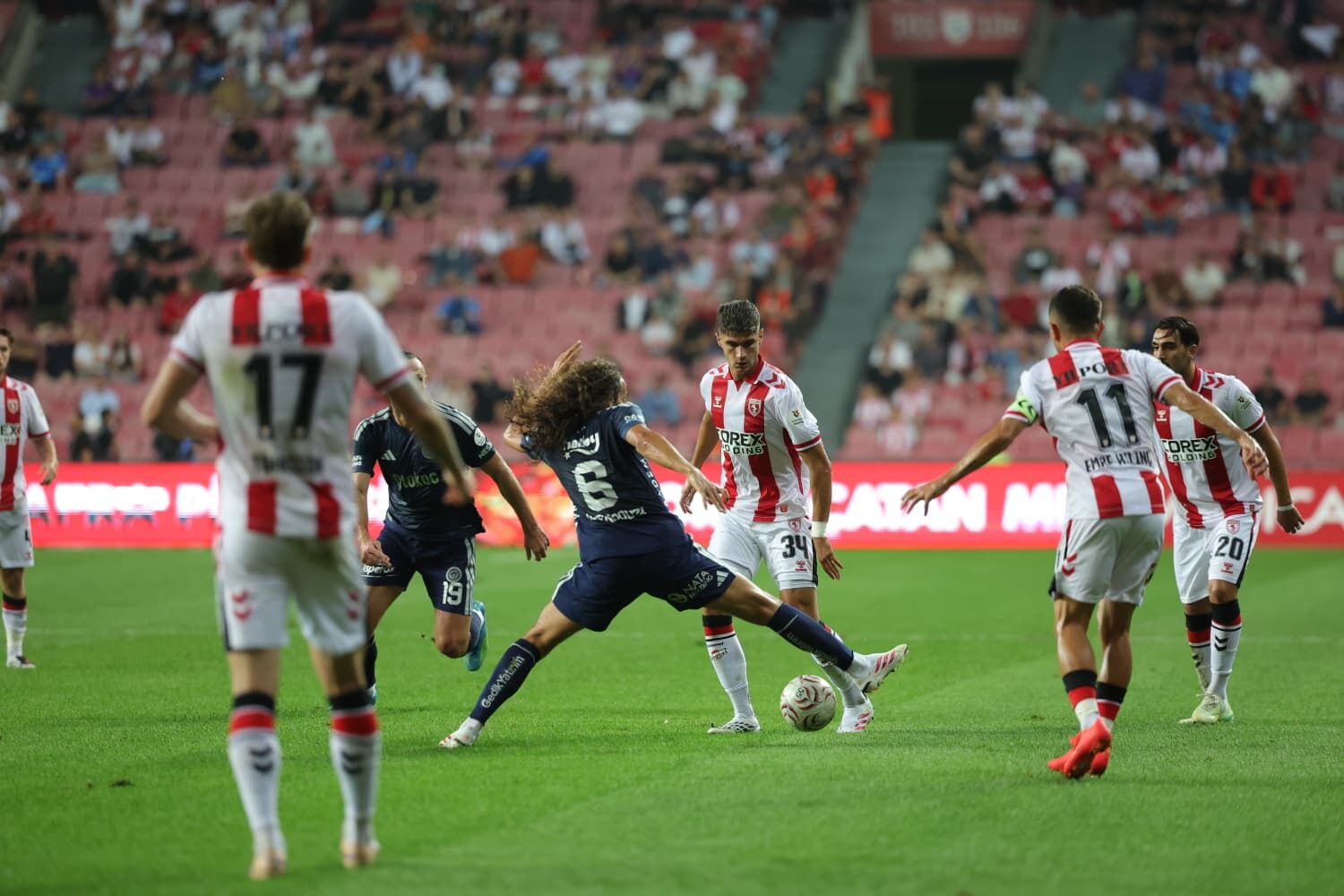 Samsunspor Haber: Samsunspor - Fenerbahçe maçında ilk yarı sona erdi! 0-1
