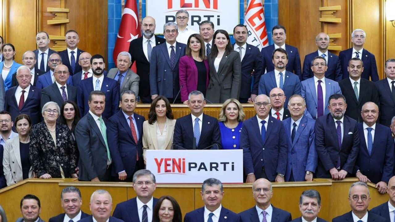 Yeni Parti Sozcusu Emre Den Partisinin Kongre 20158647 6020 Amp 1280X720