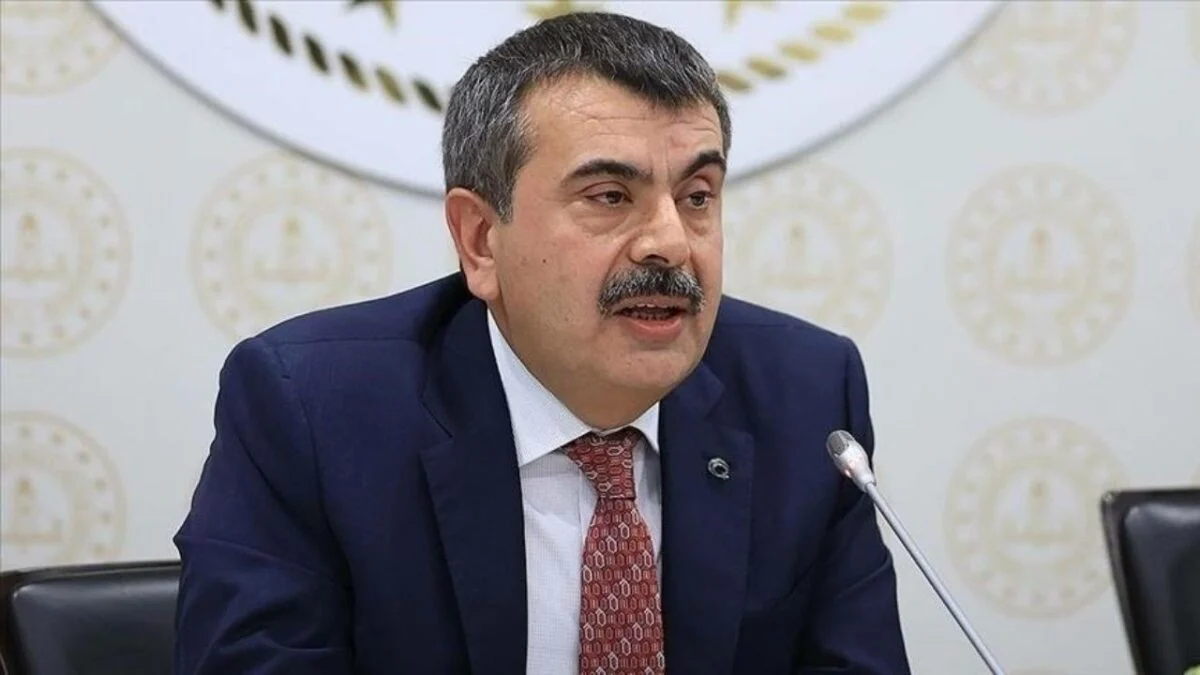 Öğretmenlerin kıyafetinde yeni dönem! Bakanlık harekete geçti
