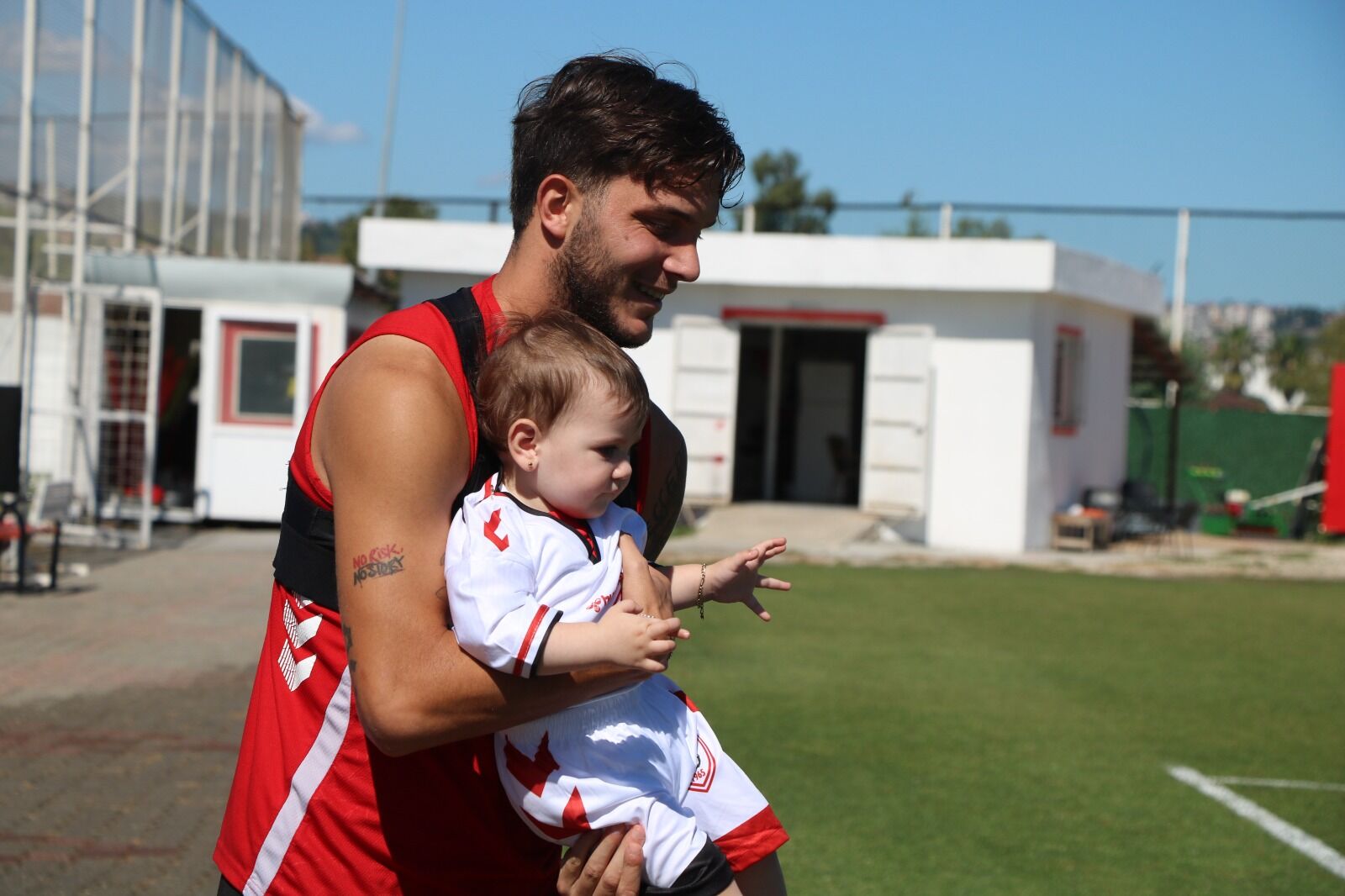 Samsunspor Haber: 14 aylık Zeynep Samsunspor’un neşe kaynağı oldu