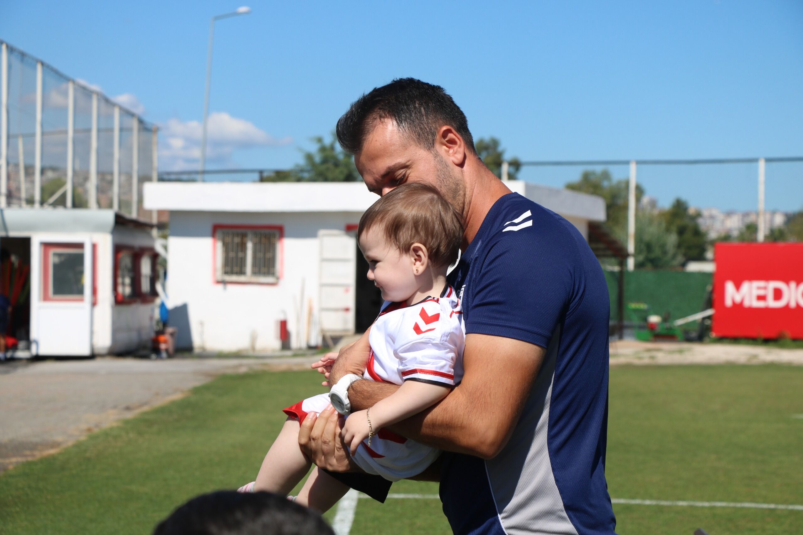 Samsunspor Haber: 14 aylık Zeynep Samsunspor’un neşe kaynağı oldu