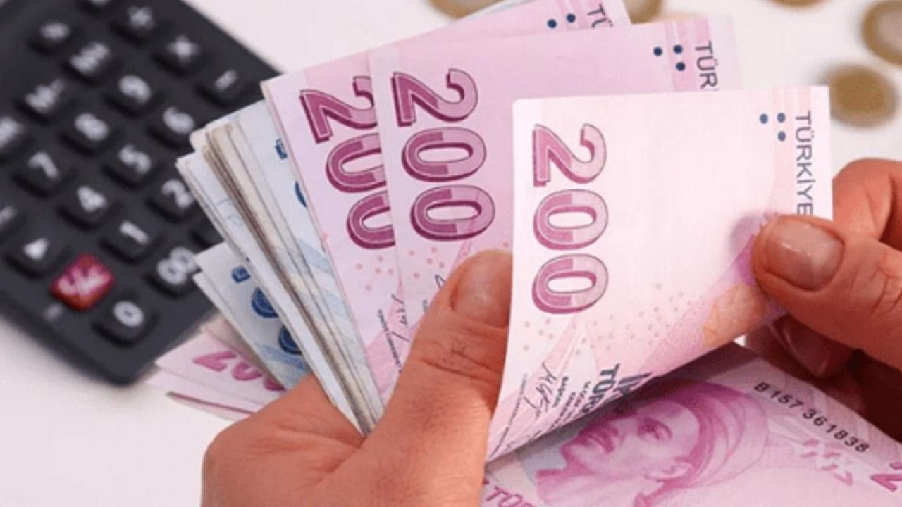 Tahminleri tutan isim asgari ücret için rakam verdi!