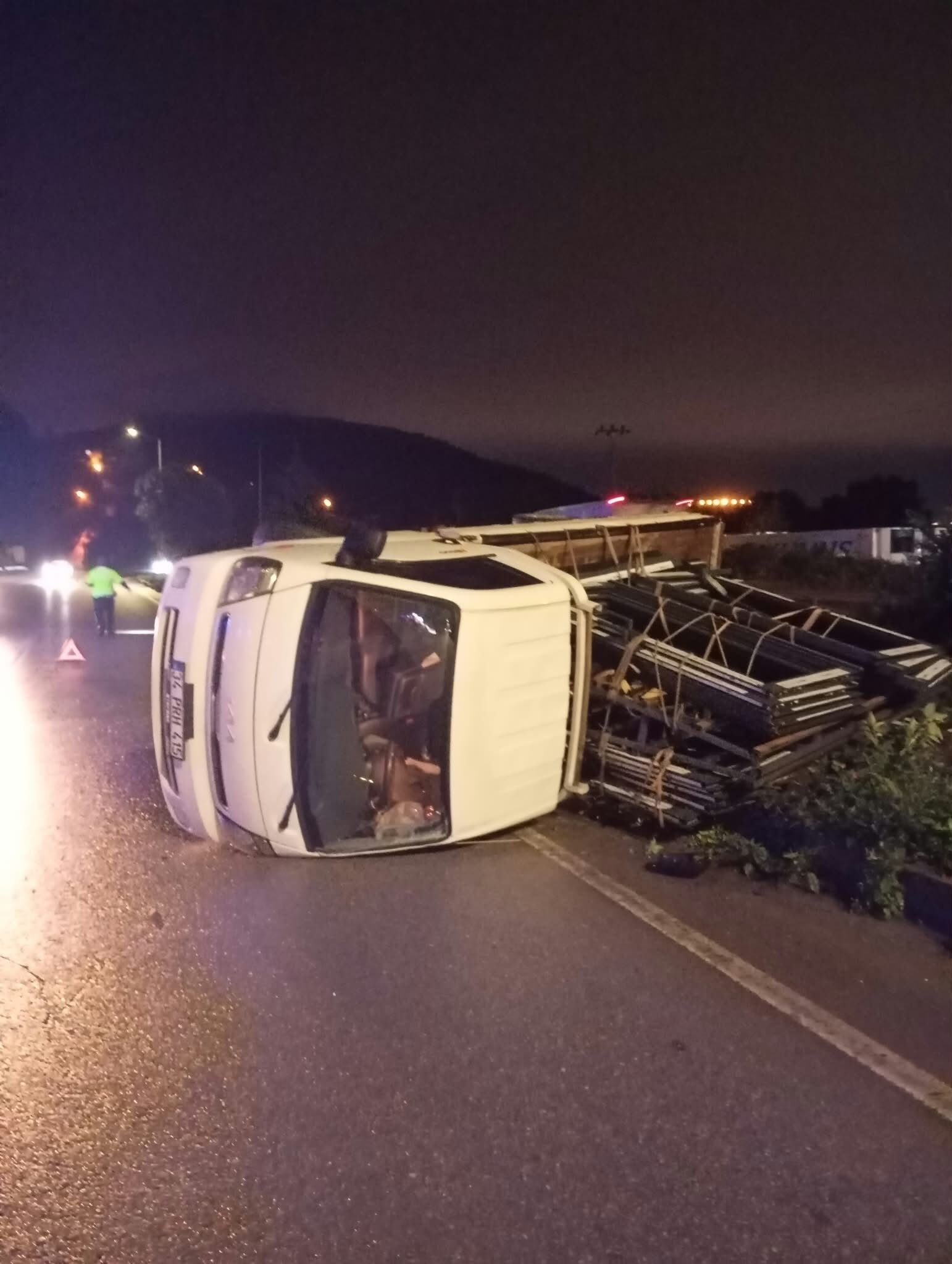 Samsun'da kamyonetle otomobil çarpıştı! Yaralılar var 