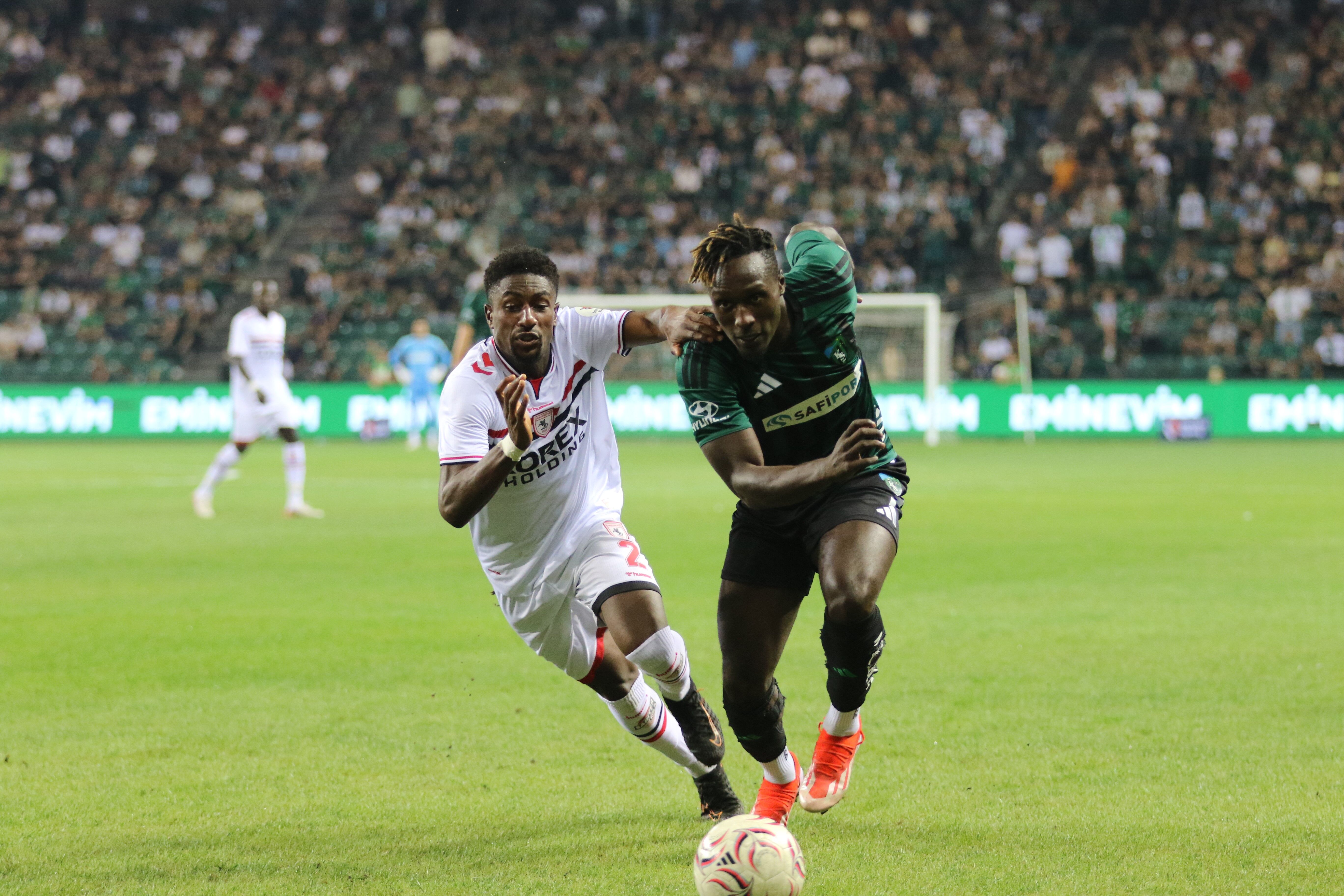 Samsunspor Haber: Samsunspor direğe takıldı! Kocaelispor ilk yarıyı önde kapattı