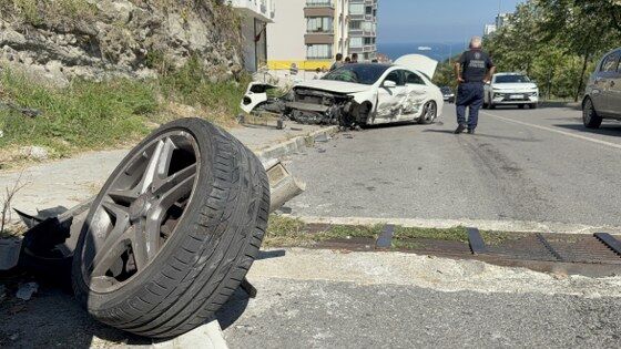 samsun haber: Samsun’da kontrolden çıkan otomobil duvara çarptı: 3 yaralı