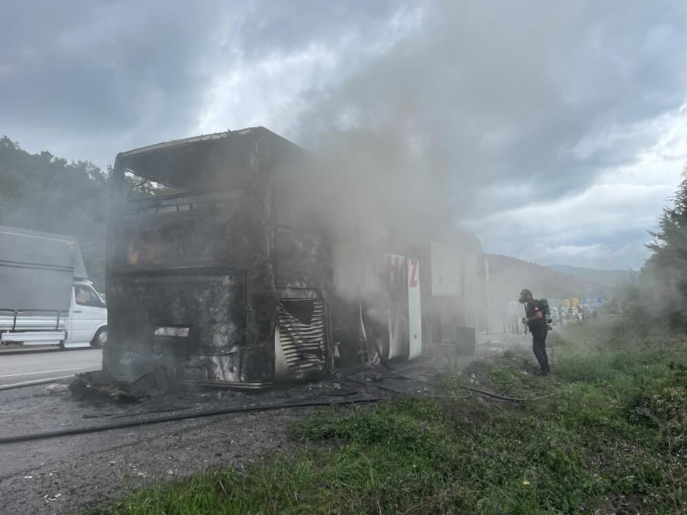 Samsun’da korku dolu anlar! Yolcu otobüsü alevlere teslim oldu