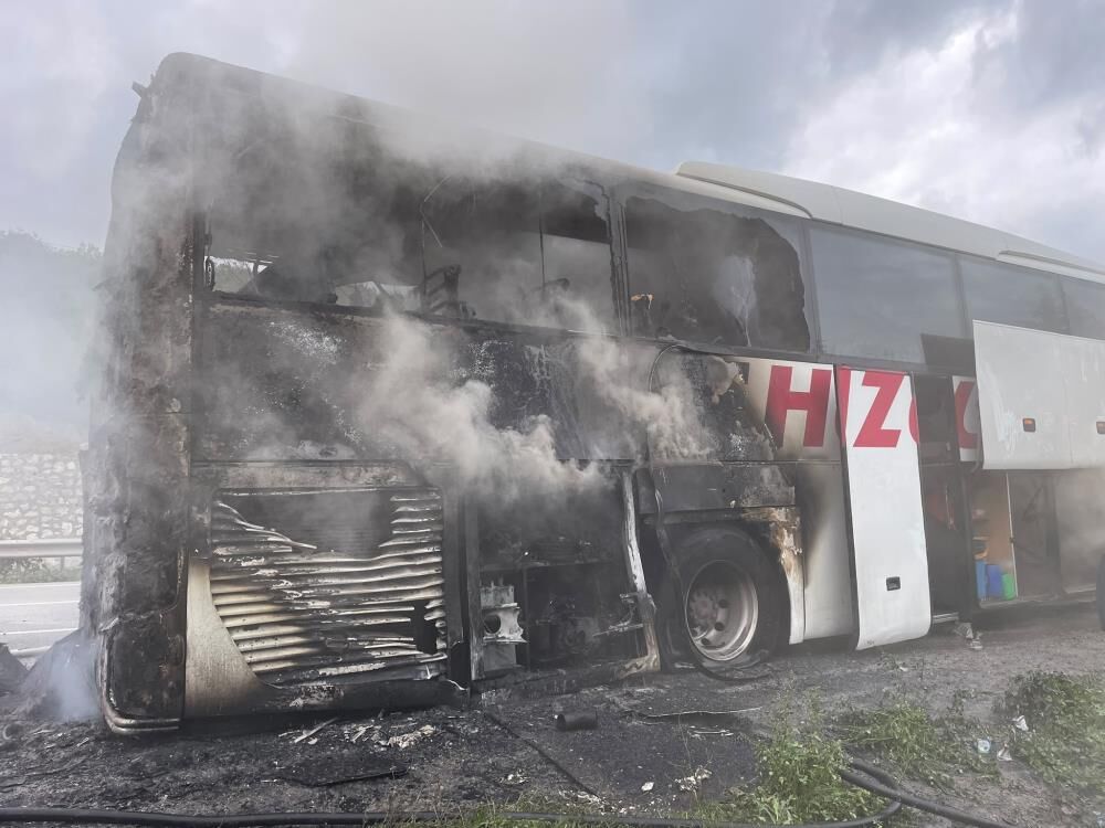 Samsun’da korku dolu anlar! Yolcu otobüsü alevlere teslim oldu