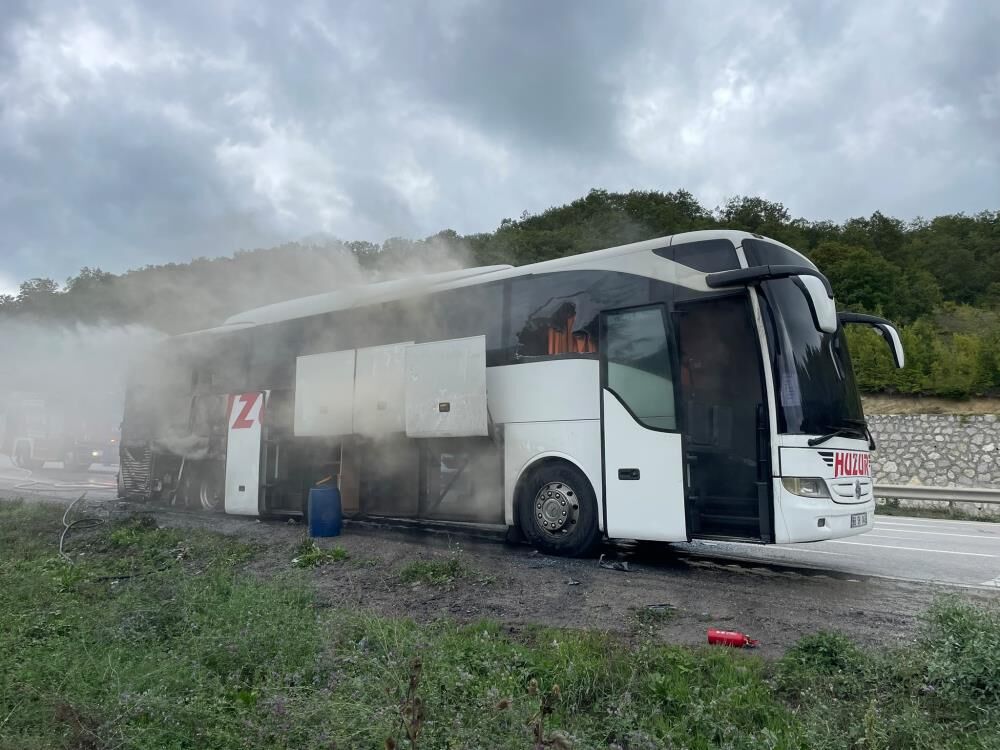 Samsun’da korku dolu anlar! Yolcu otobüsü alevlere teslim oldu