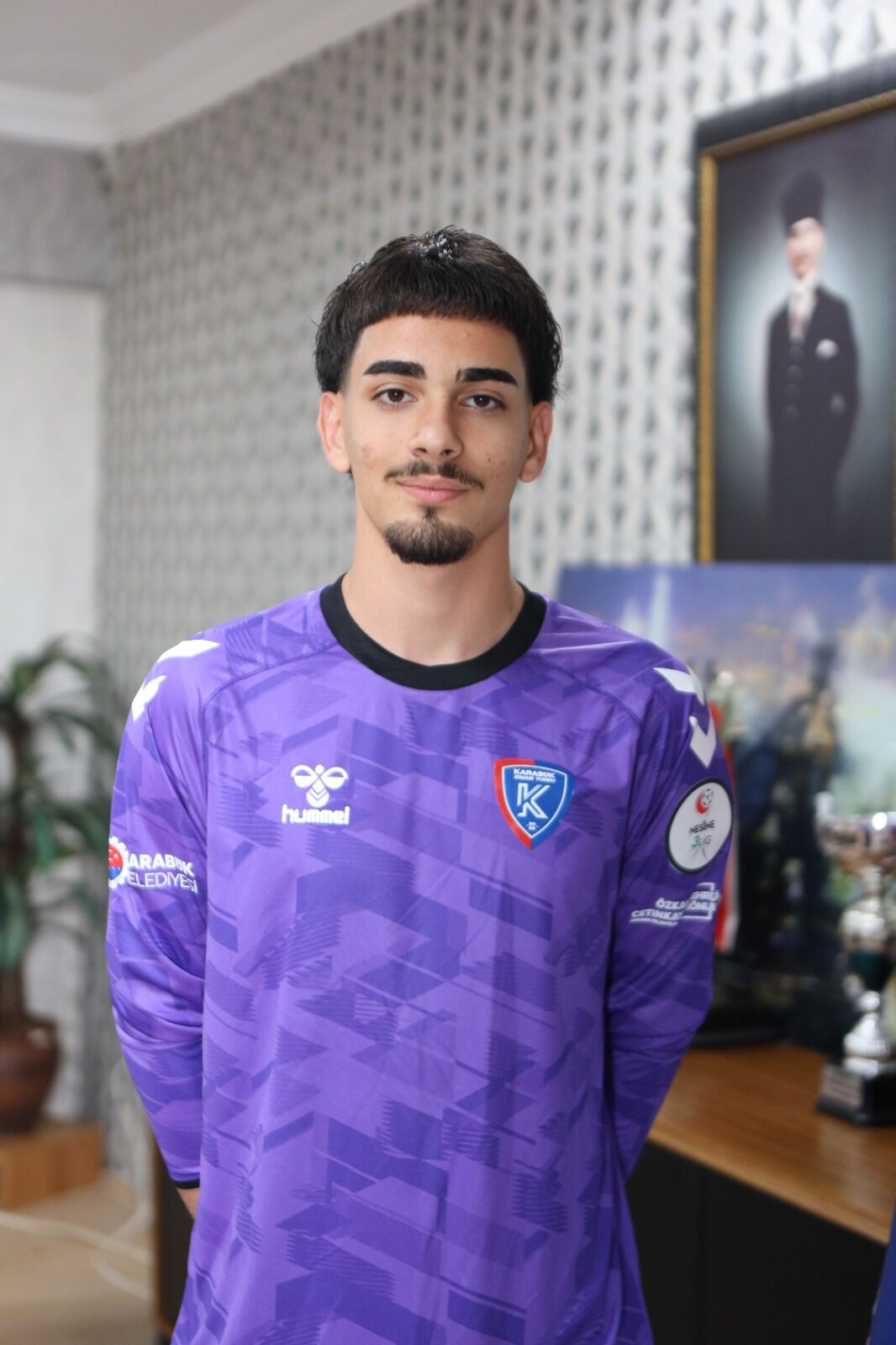 Kadıköyspor’un genç kalecisi profesyonel oldu