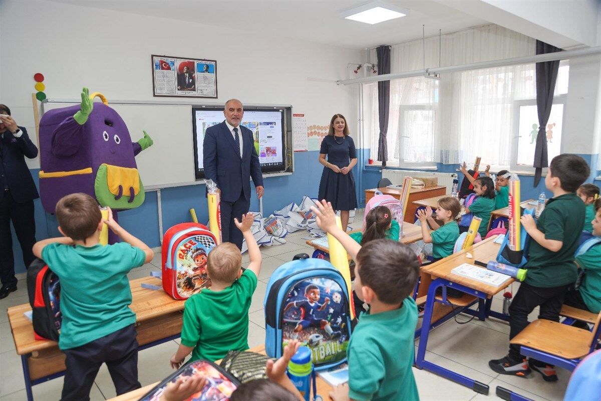 Samsun Haber: Başkan İbrahim Sandıkçı’dan öğrencilere yeni eğitim yılı hediyesi