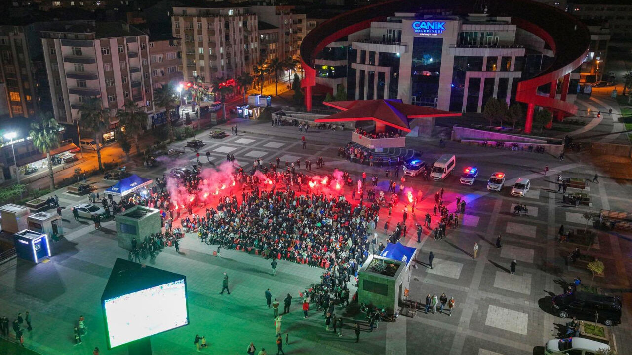 Canikte Dev Ekranda Yayinlanacak Olan Milli Mac Iptal Edildi