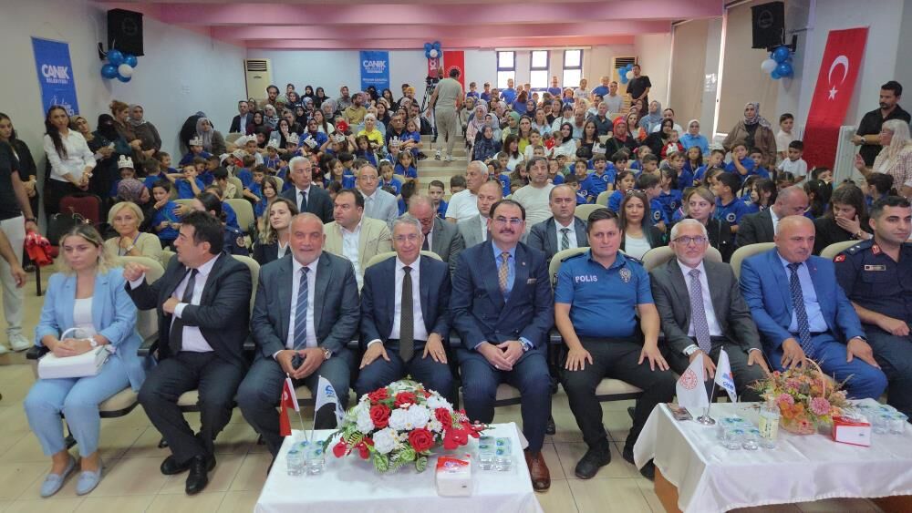 Samsun Haber: Canik’te öğrencilere çanta ve kırtasiye sürprizi