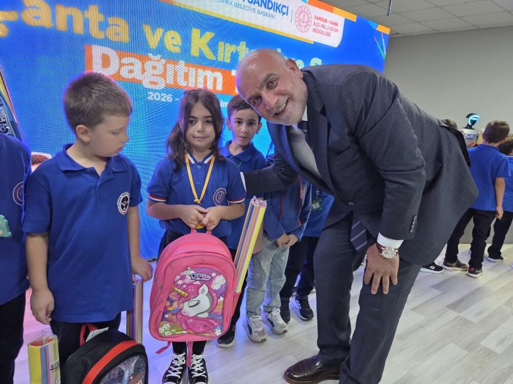 Samsun Haber: Canik’te öğrencilere çanta ve kırtasiye sürprizi