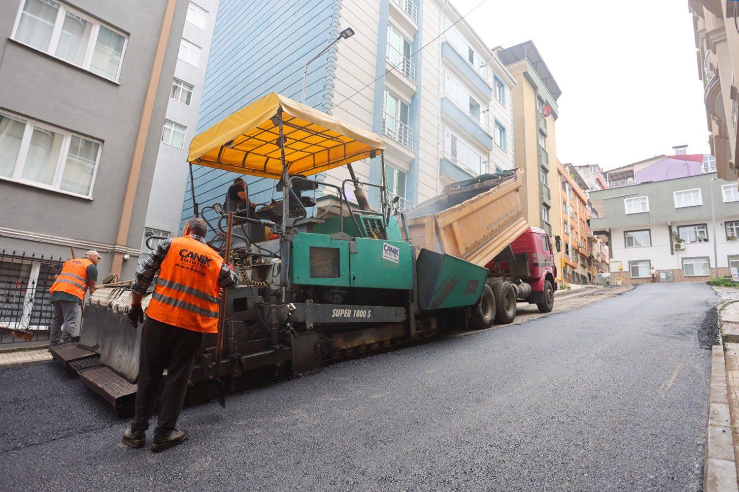 Samsun Haber: Canik’te yollar yenileniyor! Asfalt mesaisi devam ediyor