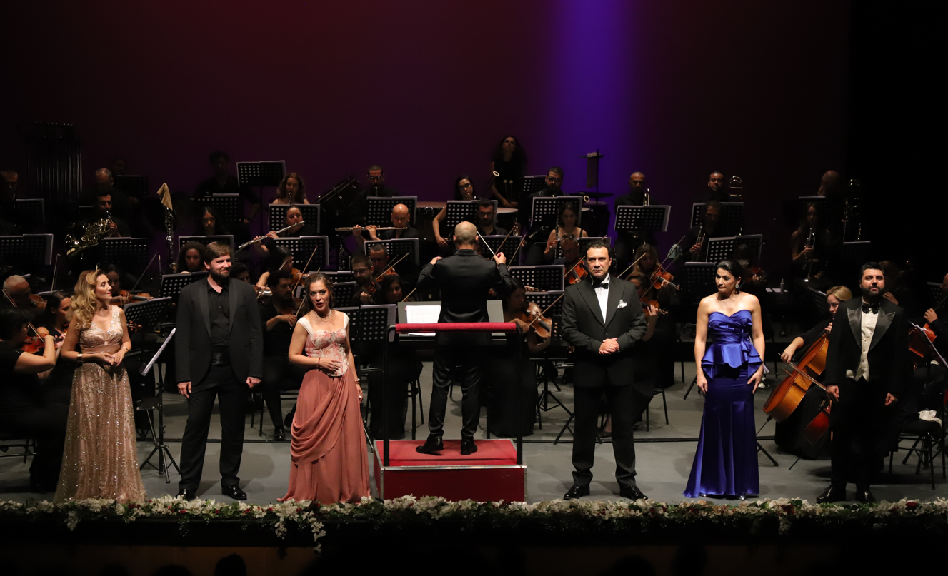 Samsun Haber: Samsun'da sanat dolu gece: Gala Konseri ilgi gördü