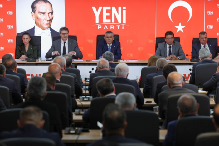 Özgür Özel'e şok! Yargıtay Yeni Parti'ye tebligatı gönderdi