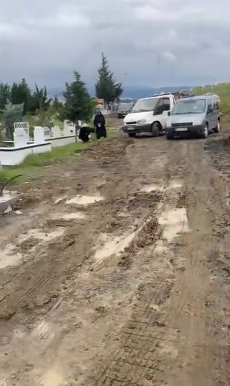 samsun haber: Samsun Derecik Mezarlığı’nda yağış sonrası çamur çilesi