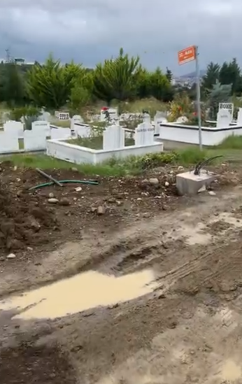 samsun haber: Samsun Derecik Mezarlığı’nda yağış sonrası çamur çilesi