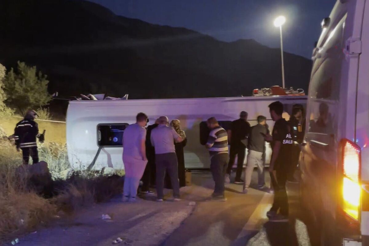 Gaziantep In Nurdagi Ilcesinde Servis Midibusu Ile 20276211 1248 Amp