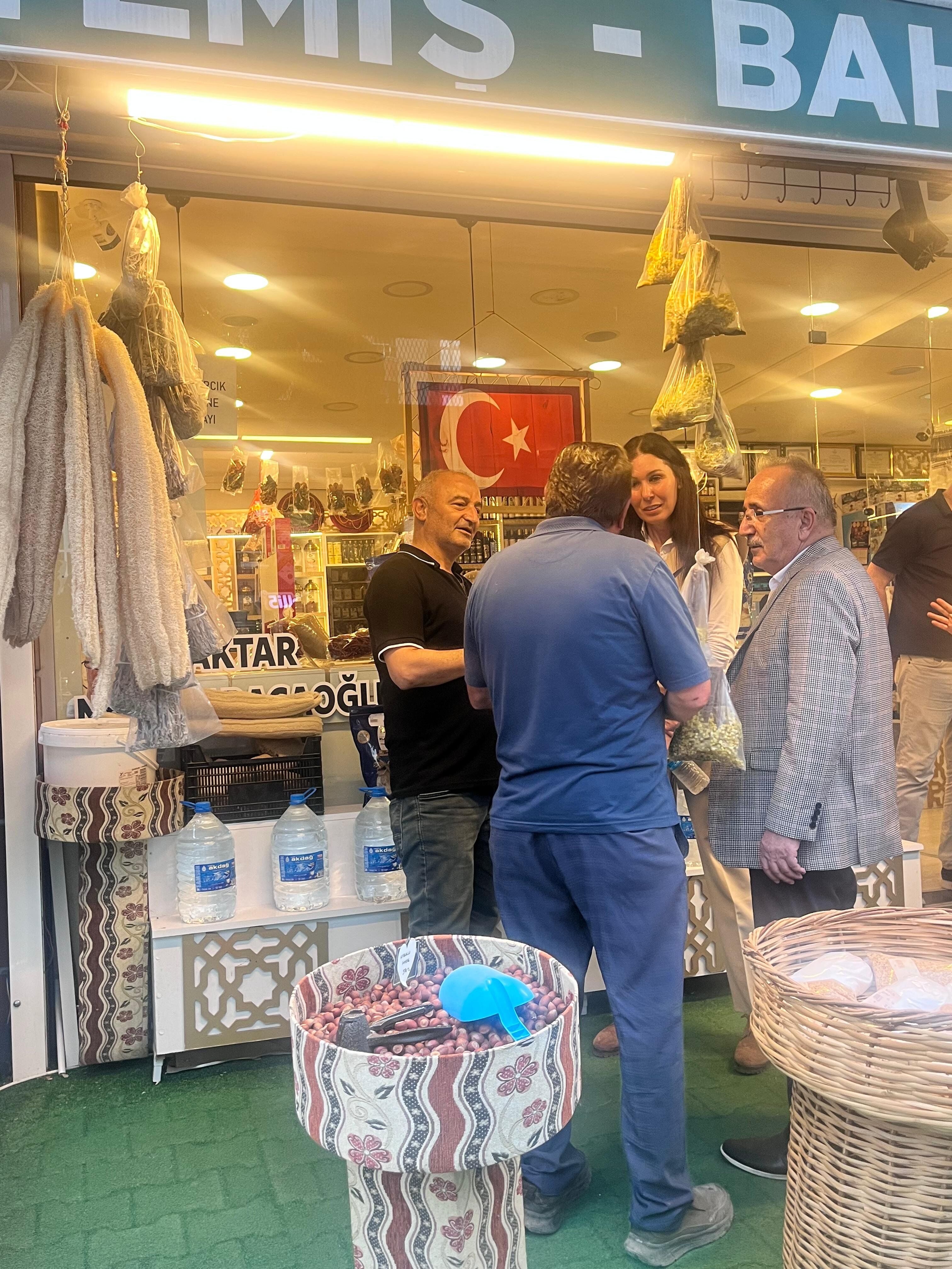 samsun haber: AK Partili Çiğdem Karaaslan Atakum’da teşkilat ve esnafla buluştu