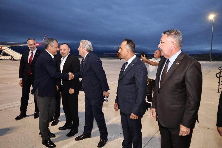 YENİ Partili Dr. Murat Çan, Özgür Özel'i Merzifon'da karşıladı