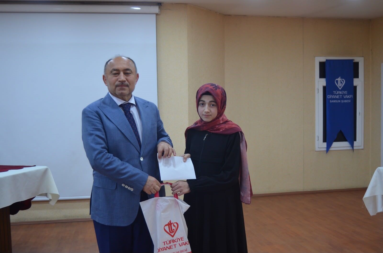 Samsun Haber: Hafızlık yarışmasında Samsun birincisi Nisanur Çoban oldu