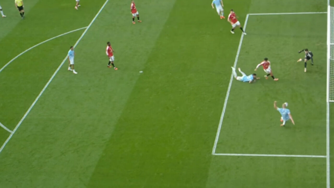 Manchester derbisinde VAR skandalı! Hakem Kurulu hatayı kabul etti