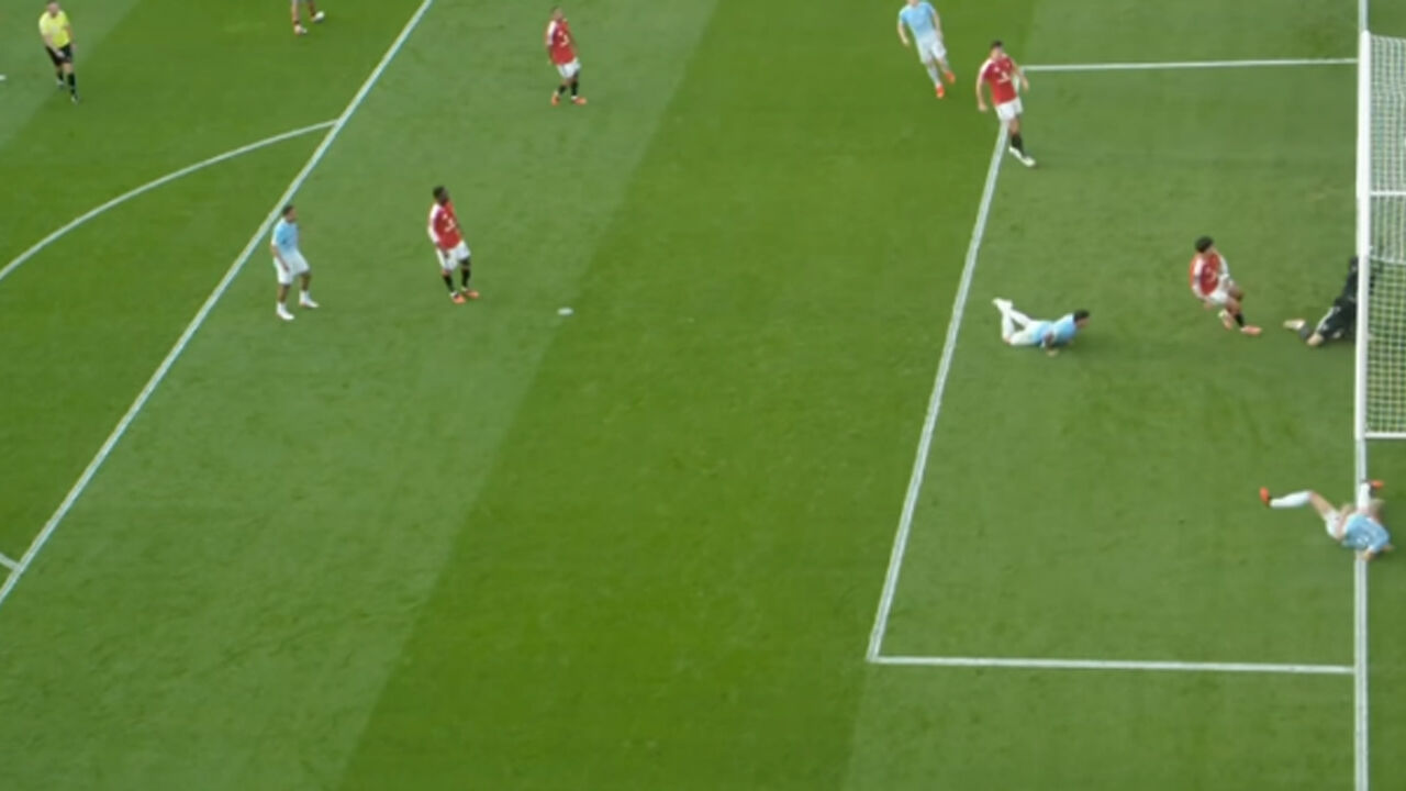 Manchester derbisinde VAR skandalı! Hakem Kurulu hatayı kabul etti