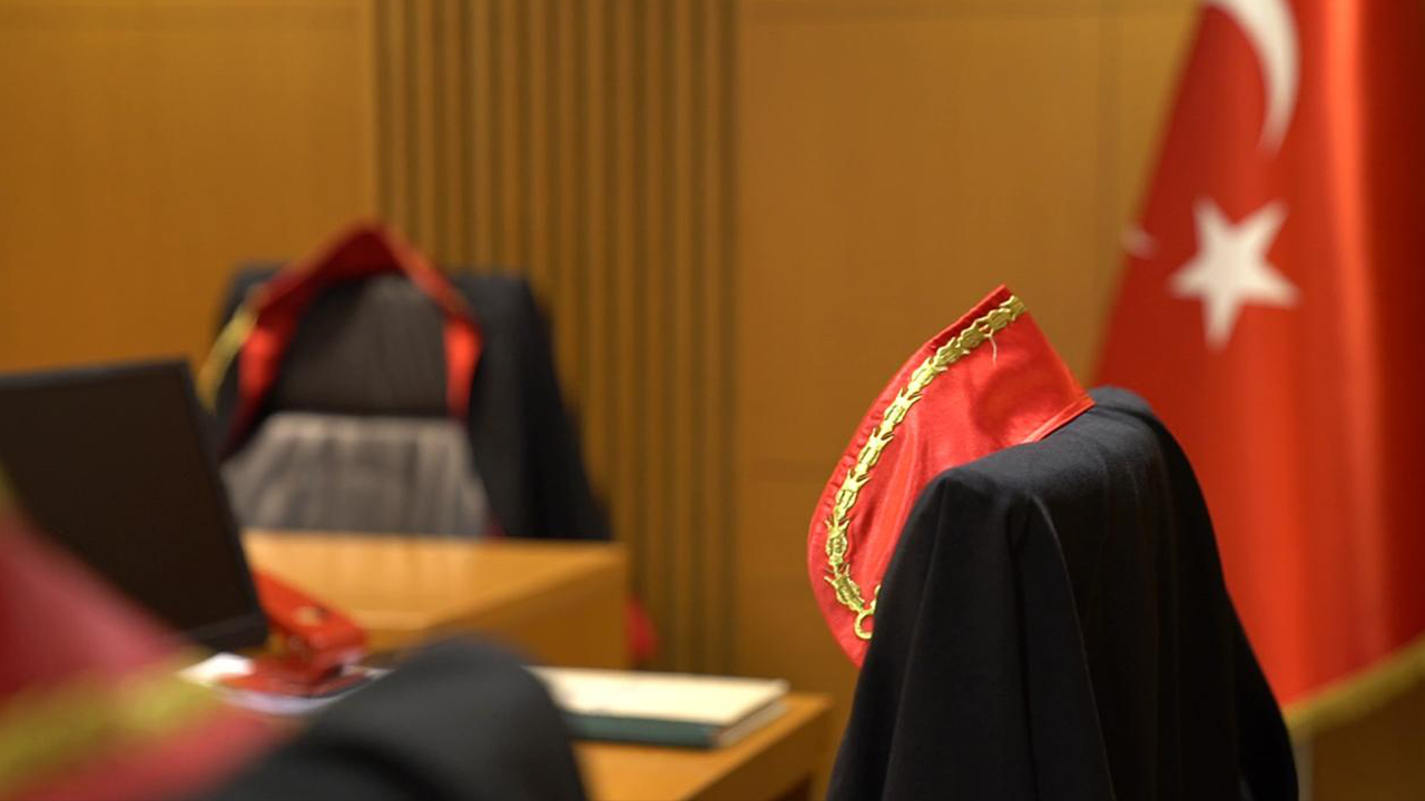 Onlarca avukat gözaltında! Ünlü hukuk bürolarına baskın