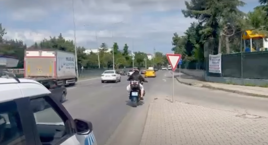 samsun haber Samsun'da sınav heyecanına ortak oldular! Polis ekipleri imdada yetişti