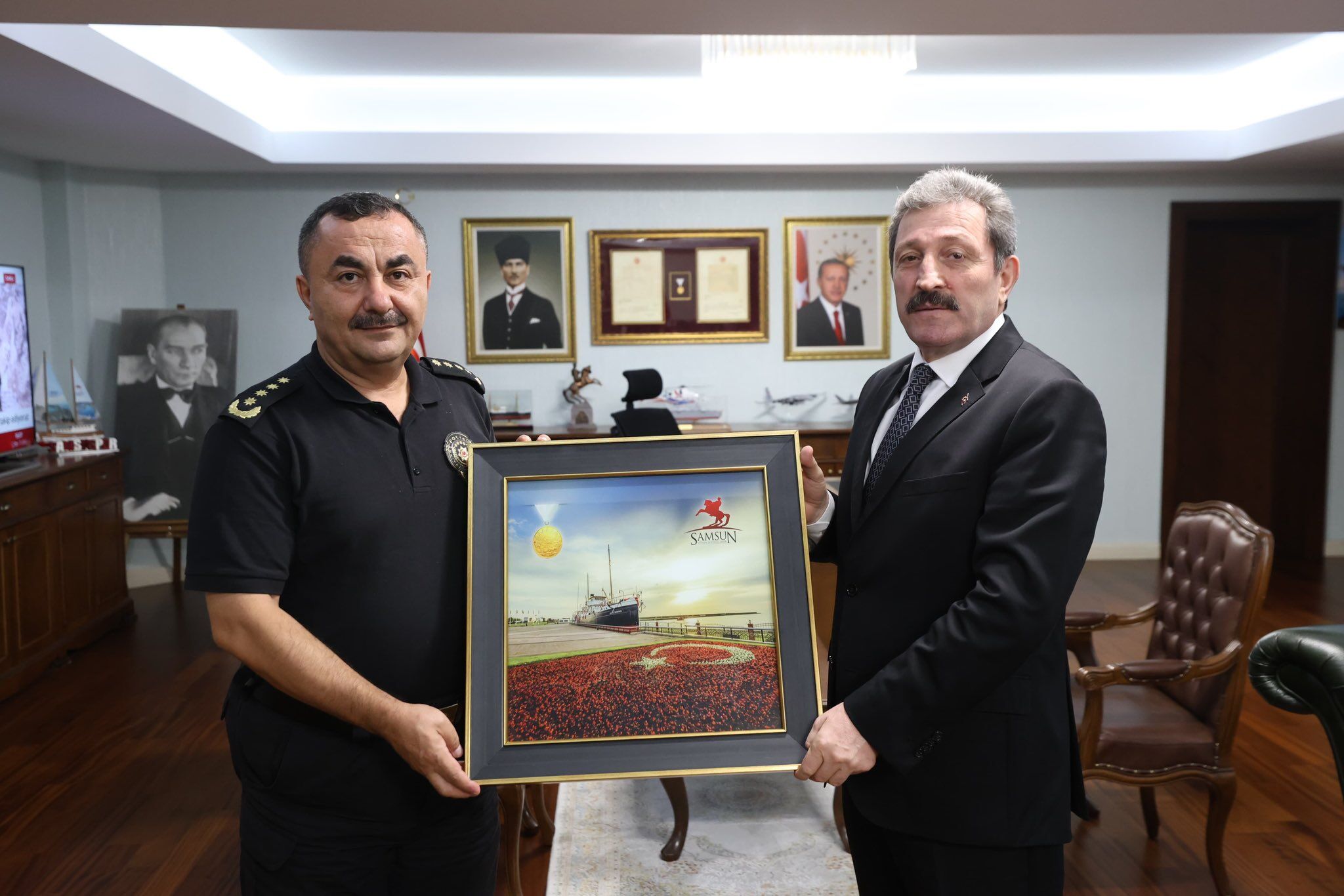 Samsun Haber: Samsun eski İl Emniyet Müdürü Arıbaş’tan Vali Tavlı’ya veda