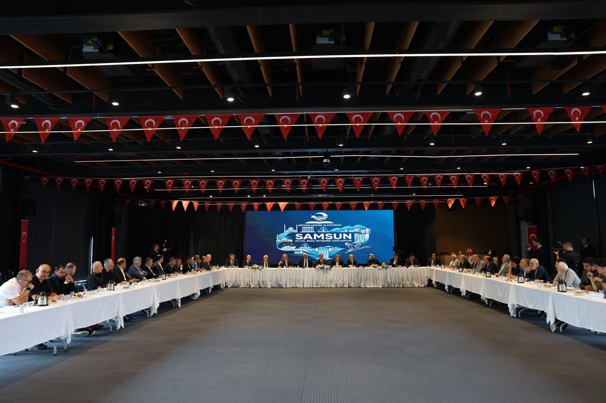 Samsun Haber: Vali Tavlı eğitim zirvesinde! Samsun’da eğitim için geniş katılımlı buluşma