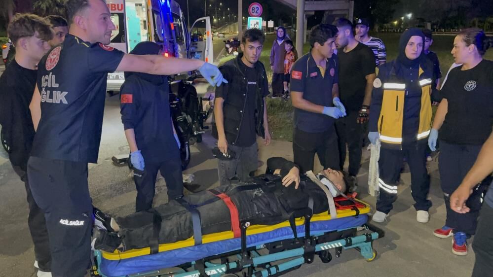 Samsun Haber: Samsun’da İki motosiklet birbirine girdi, otomobile çarptı