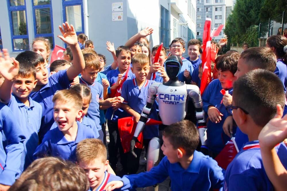 Samsun Haber: Samsun’da insansı robot CANİKMAN öğrencilerle buluştu