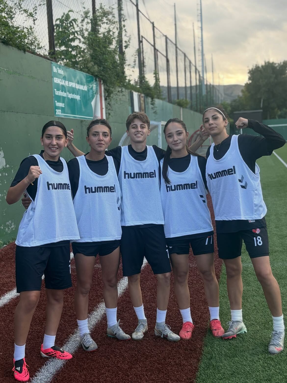 Samsun’da kadın futbolunun genç yıldızları hazırlanıyor