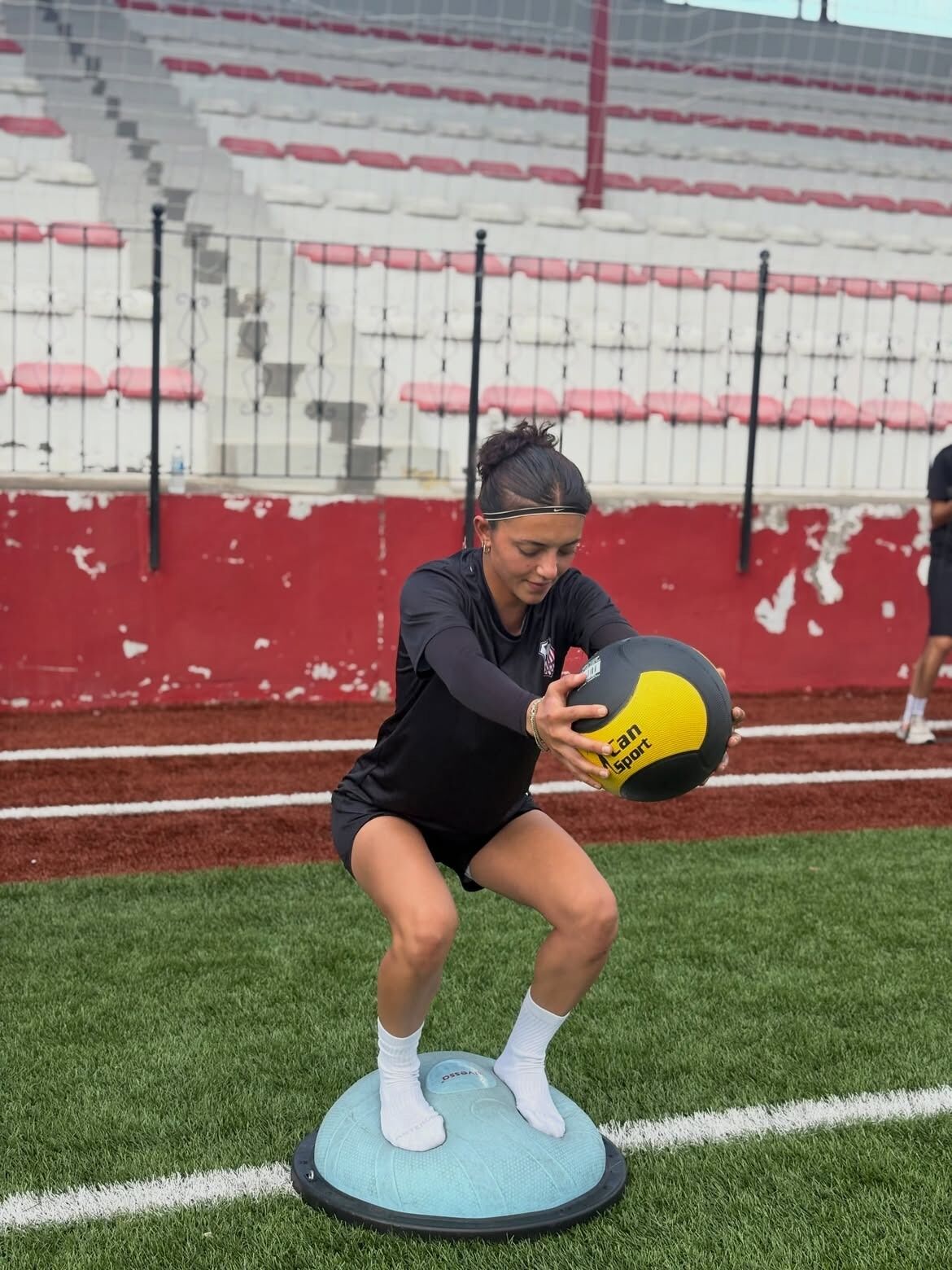 Samsun’da kadın futbolunun genç yıldızları hazırlanıyor
