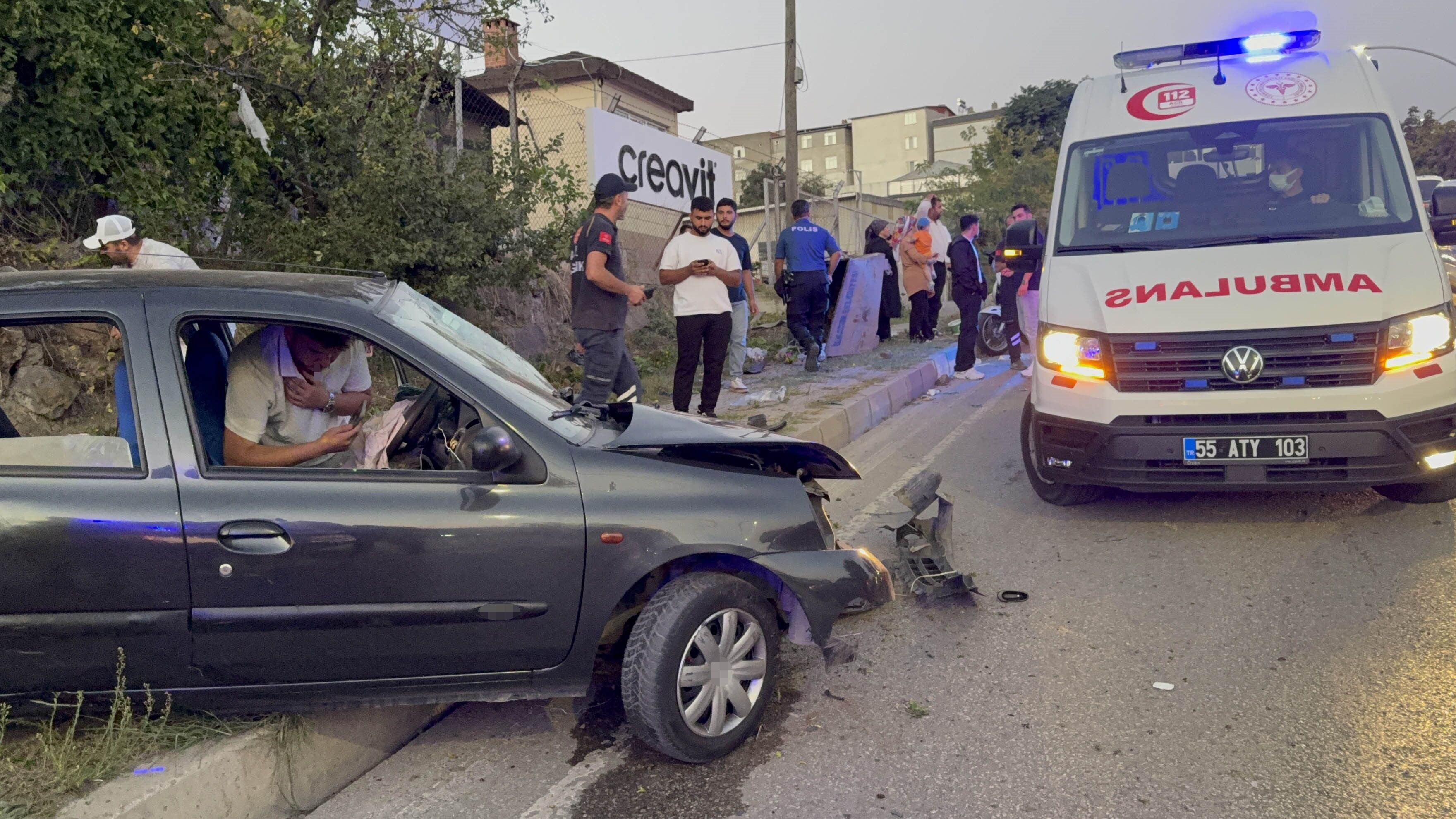 Samsun haber: Samsun’da kontrolden çıkan otomobil konteynere çarptı